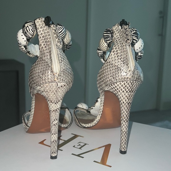 Alaia Bombe Snakeskin T-Strap Sandals Size 37.5 - Picture 3 of 6